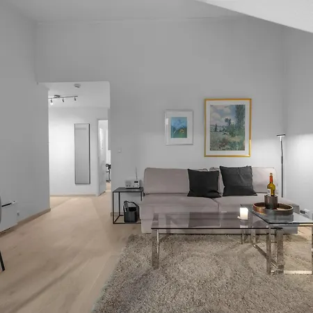 Modern Loft In Center *