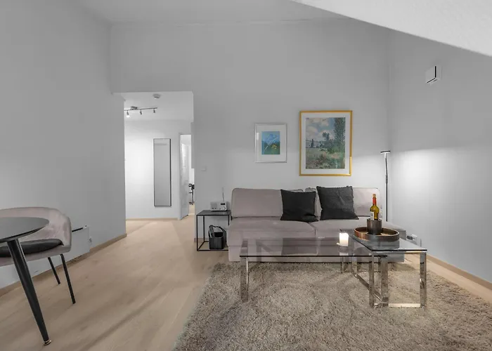 Modern Loft In Center *