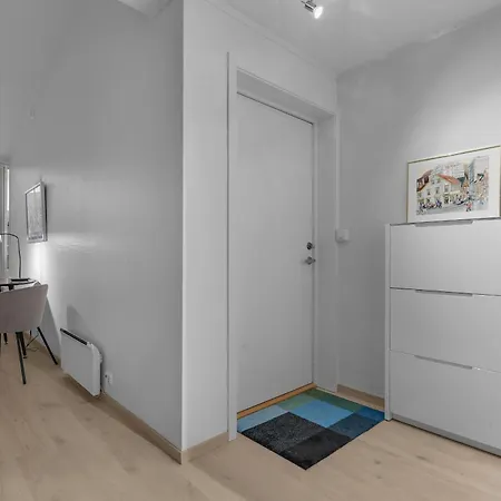 Modern Loft In Center *